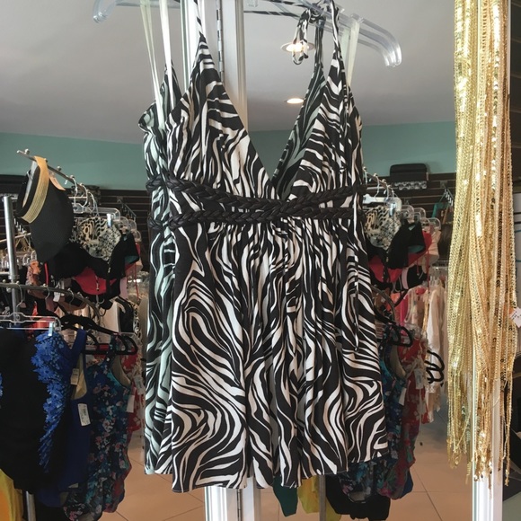 Sky Halter Top✨size M - Picture 2 of 4